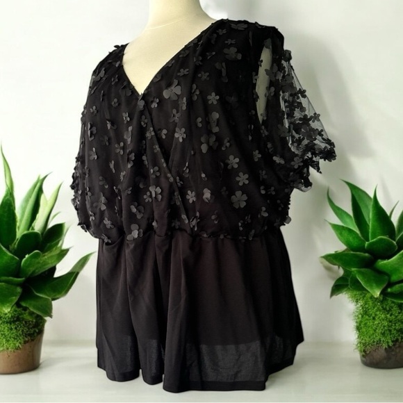 NWT!Elegant Black Floral elastic waist top Size 30 or 6X - Picture 3 of 6
